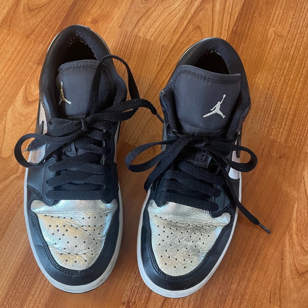 Women’s Air Jordan 1 Low SE size 7
